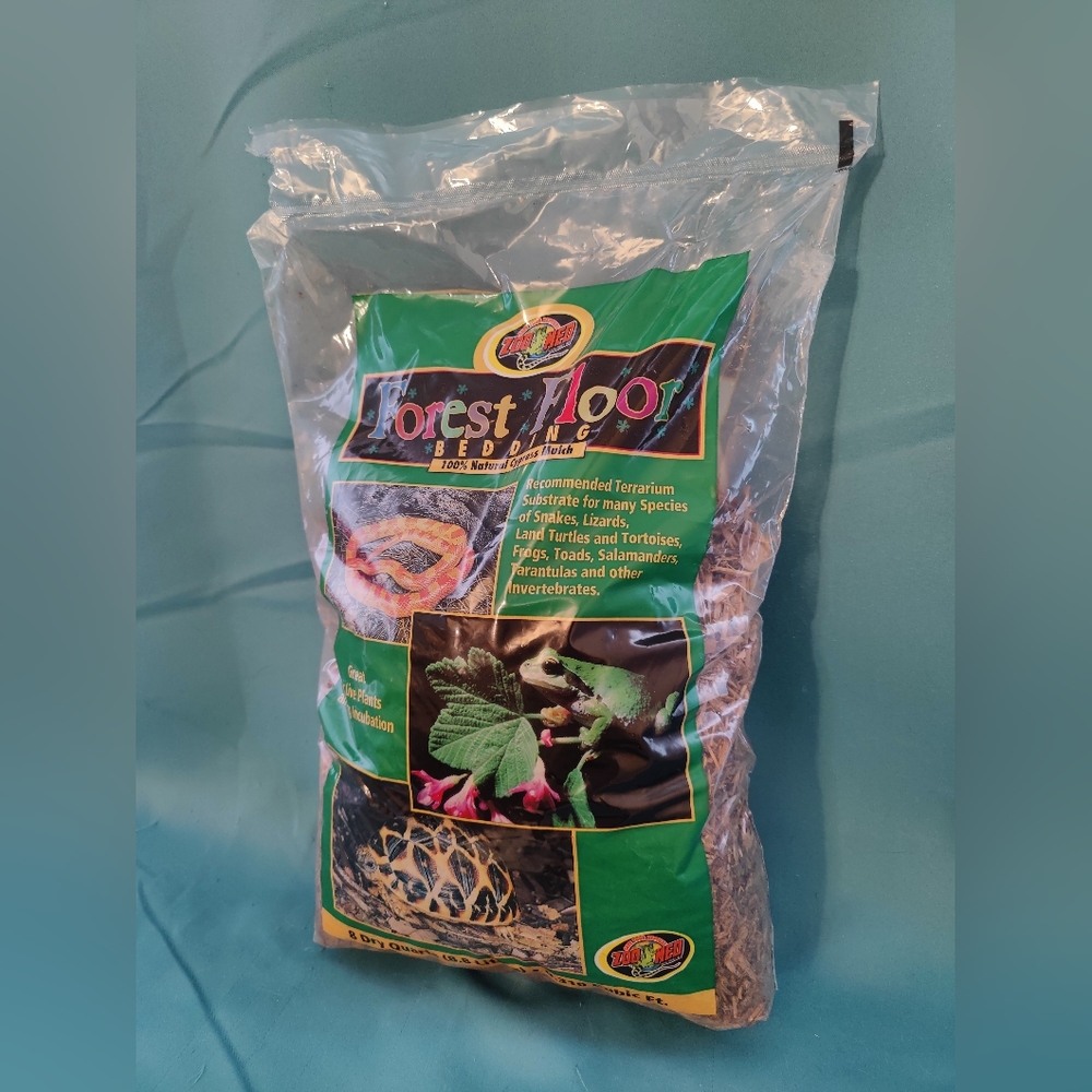 NWOT Zoo Med Forest Floor Bedding